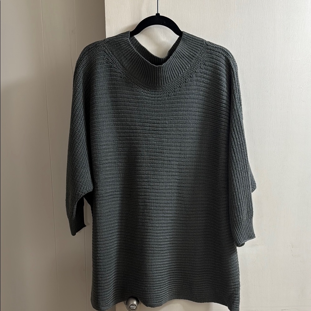 Pink Lily Women's Crew Neck Sweater - Dark Gray
